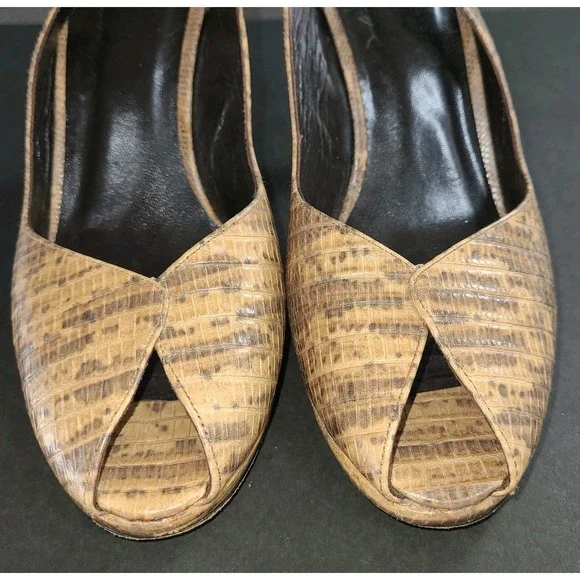 Stuart Weitzman Tan Textured Leather Slingback Peep Toe Heels Size 8W EUC - Picture 8 of 8